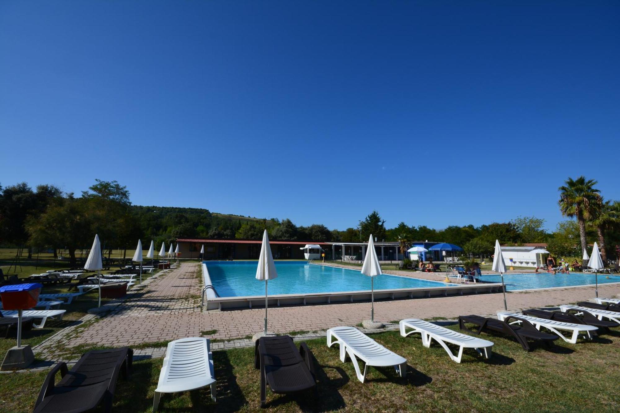 Centro Vacanze - Garden River Altidona Exterior foto